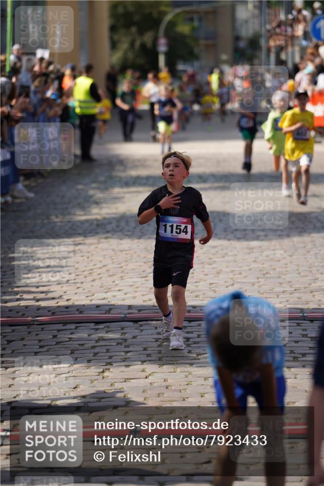 13.06.2025 - Holstenköstenlauf Felixshl http://msf.ph/oto/7923433 13.06.2025 16:06:28 Laufen 210, 449, 602, 1154, 1188, 1283, 1859 meine-sportfotos.de