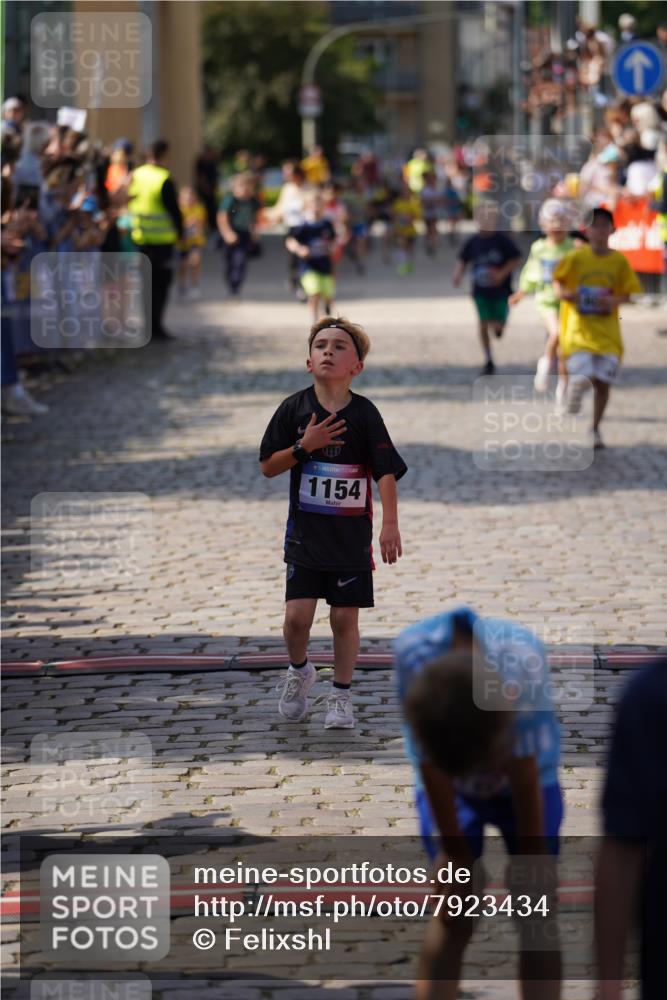 13.06.2025 - Holstenköstenlauf Felixshl http://msf.ph/oto/7923434 13.06.2025 16:06:28 Laufen 210, 449, 602, 1154, 1188, 1283, 1859 meine-sportfotos.de