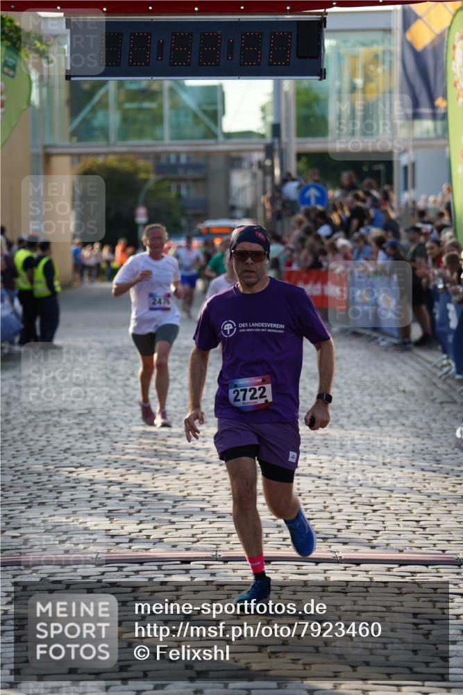 13.06.2025 - Holstenköstenlauf Felixshl http://msf.ph/oto/7923460 13.06.2025 19:53:49 Laufen 2476, 2498, 2722, 2929, 3063, 3189, 3742 meine-sportfotos.de
