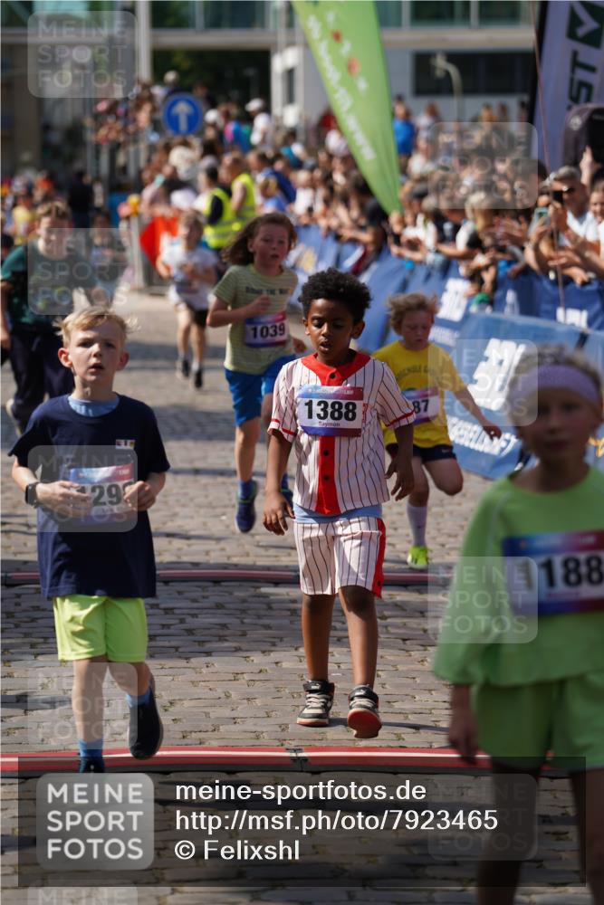 13.06.2025 - Holstenköstenlauf Felixshl http://msf.ph/oto/7923465 13.06.2025 16:06:39 Laufen 171, 296, 307, 321, 462, 466, 587, 590, 698, 1039, 1298, 1388 meine-sportfotos.de