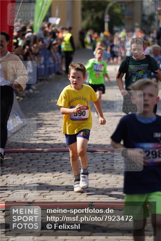 13.06.2025 - Holstenköstenlauf Felixshl http://msf.ph/oto/7923472 13.06.2025 16:06:40 Laufen 171, 296, 307, 321, 462, 466, 587, 590, 698, 1039, 1298, 1384, 1386, 1388 meine-sportfotos.de