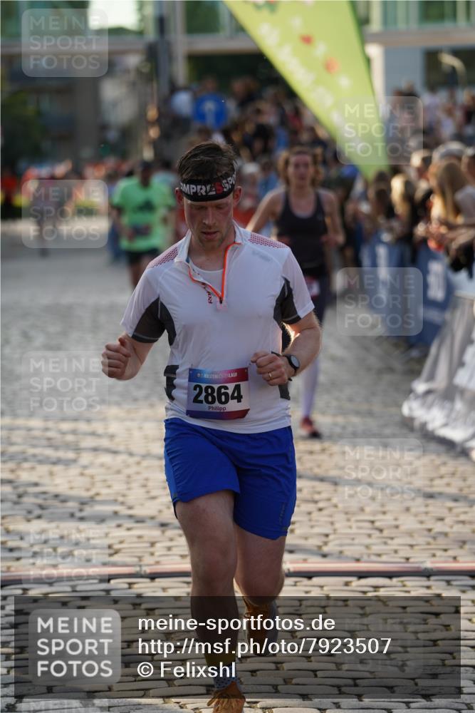 13.06.2025 - Holstenköstenlauf Felixshl http://msf.ph/oto/7923507 13.06.2025 19:54:03 Laufen 2162, 2864, 3844 meine-sportfotos.de