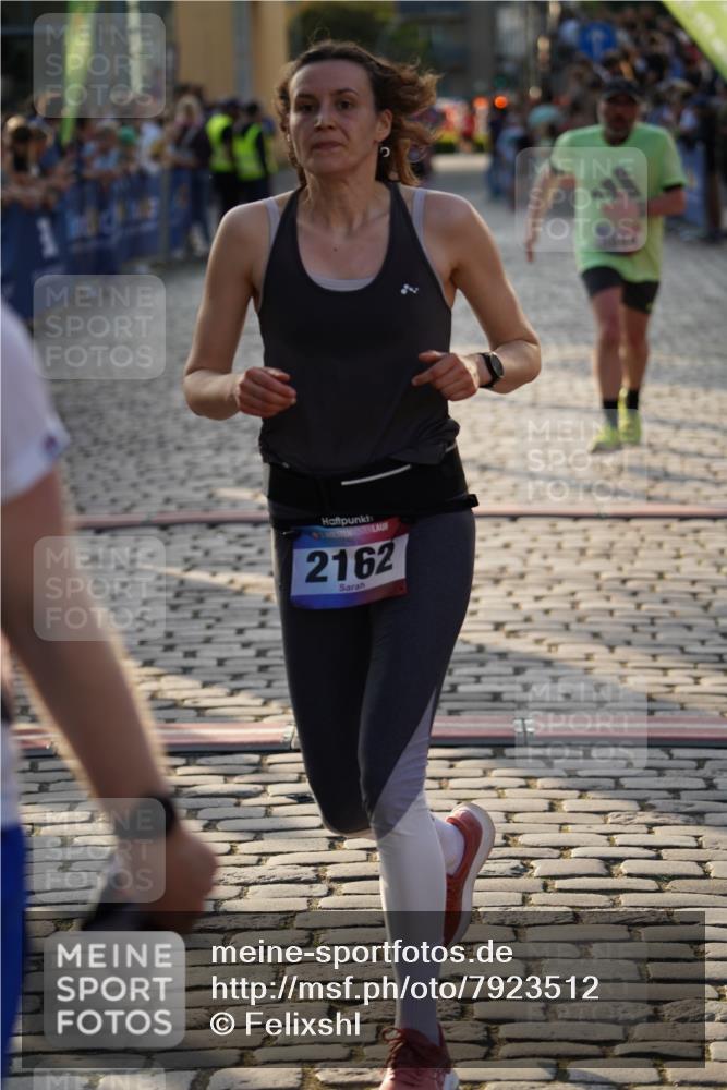 13.06.2025 - Holstenköstenlauf Felixshl http://msf.ph/oto/7923512 13.06.2025 19:54:07 Laufen 2162, 3778, 3844 meine-sportfotos.de