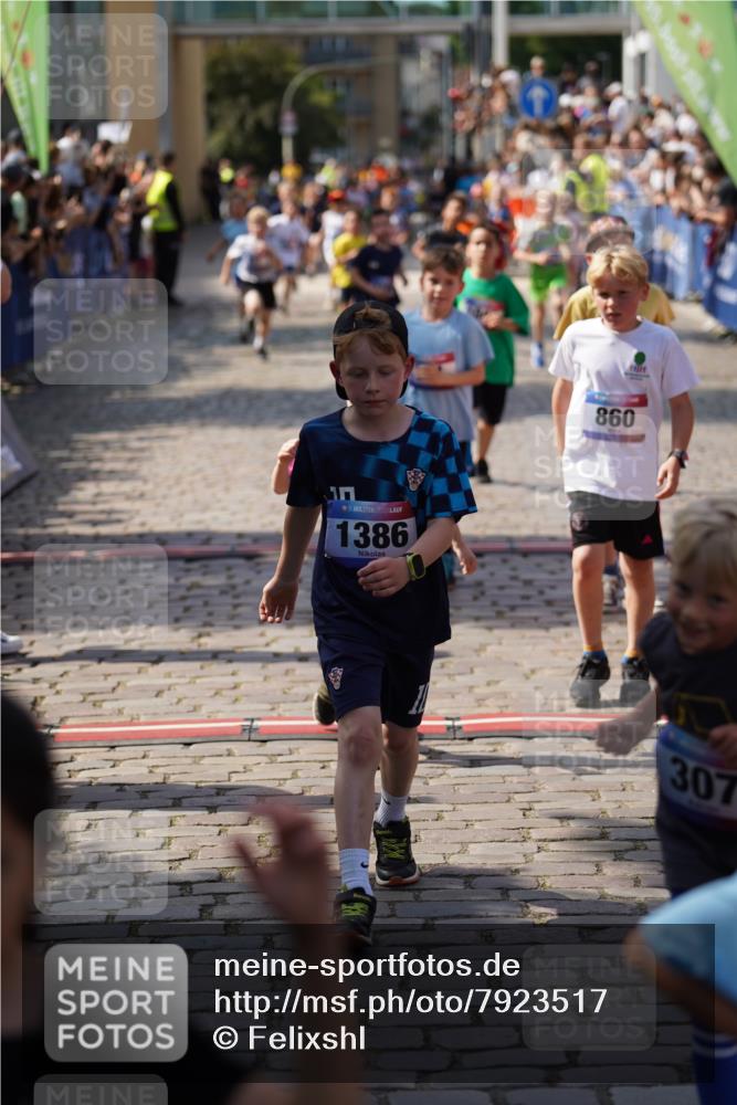 13.06.2025 - Holstenköstenlauf Felixshl http://msf.ph/oto/7923517 13.06.2025 16:06:52 Laufen 20, 75, 167, 305, 308, 311, 460, 591, 850, 855, 860, 957, 970, 1048, 1147, 1306, 1383, 1384, 1386, 1387, 1438, 1887, 1928 meine-sportfotos.de
