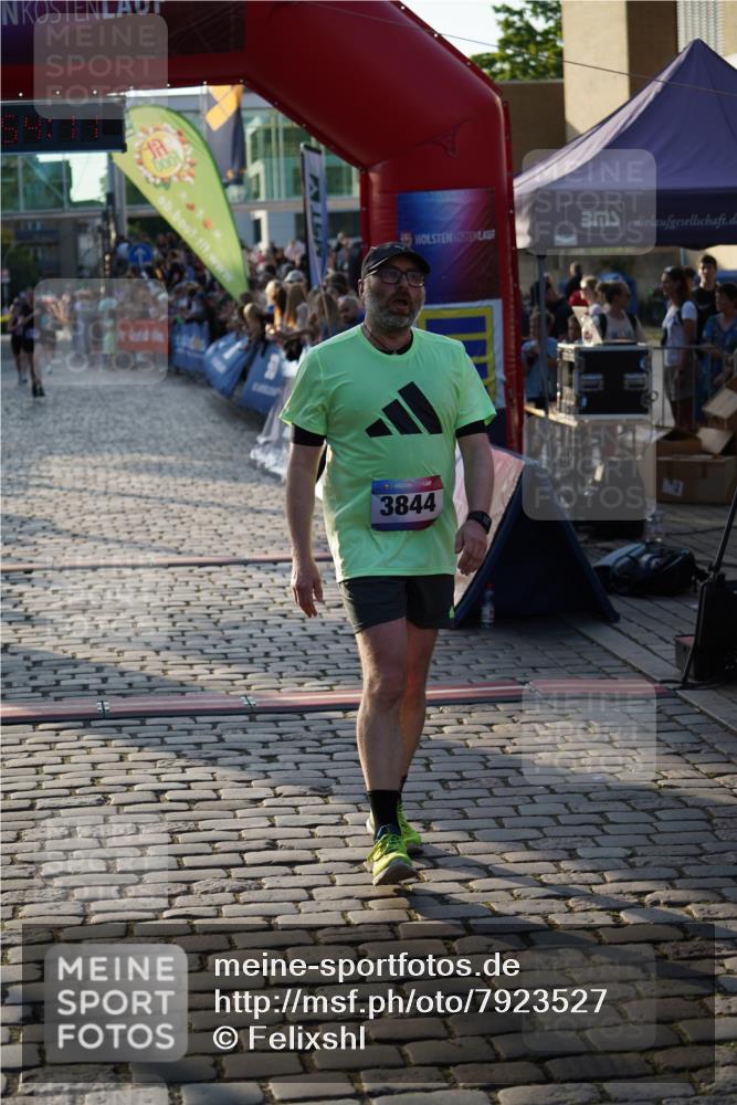 13.06.2025 - Holstenköstenlauf Felixshl http://msf.ph/oto/7923527 13.06.2025 19:54:10 Laufen 3778, 3844 meine-sportfotos.de