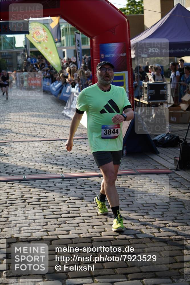 13.06.2025 - Holstenköstenlauf Felixshl http://msf.ph/oto/7923529 13.06.2025 19:54:10 Laufen 3778, 3844 meine-sportfotos.de