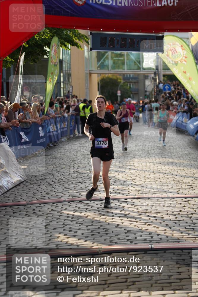 13.06.2025 - Holstenköstenlauf Felixshl http://msf.ph/oto/7923537 13.06.2025 19:54:15 Laufen 2325, 2776, 3673, 3778 meine-sportfotos.de