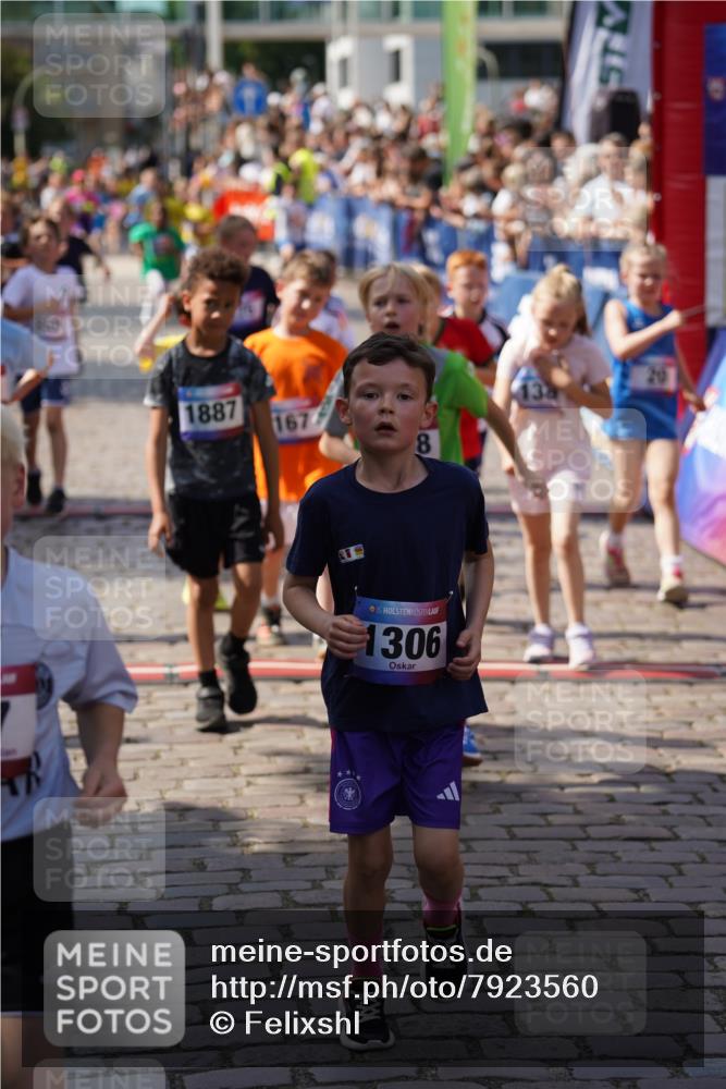 13.06.2025 - Holstenköstenlauf Felixshl http://msf.ph/oto/7923560 13.06.2025 16:06:59 Laufen 20, 26, 75, 167, 305, 306, 308, 434, 452, 574, 585, 591, 592, 716, 850, 855, 957, 970, 1043, 1306, 1383, 1389, 1438, 1887, 1928 meine-sportfotos.de