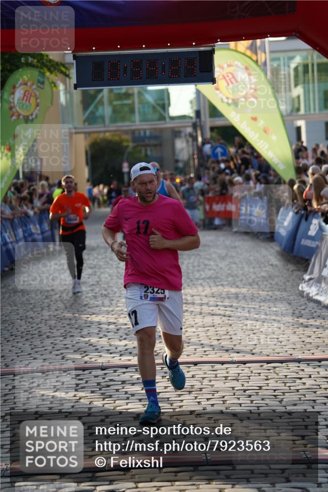 13.06.2025 - Holstenköstenlauf Felixshl http://msf.ph/oto/7923563 13.06.2025 19:54:23 Laufen 2028, 2092, 2325, 2776, 2812, 2869, 3231, 3302, 3600, 3673 meine-sportfotos.de