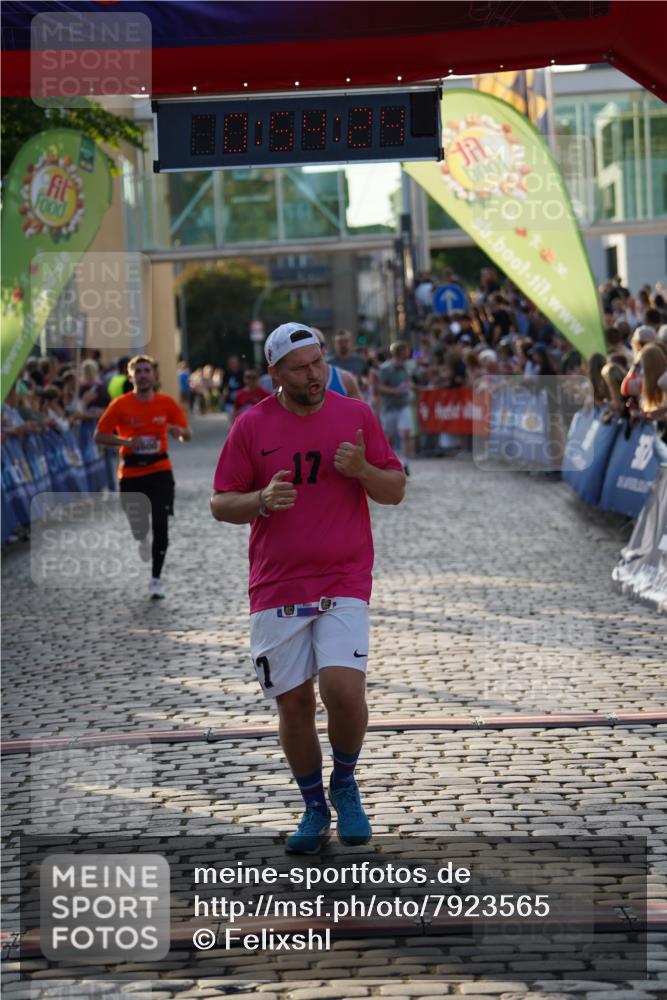 13.06.2025 - Holstenköstenlauf Felixshl http://msf.ph/oto/7923565 13.06.2025 19:54:23 Laufen 2028, 2092, 2325, 2776, 2812, 2869, 3231, 3302, 3600, 3673 meine-sportfotos.de