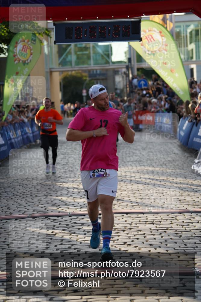 13.06.2025 - Holstenköstenlauf Felixshl http://msf.ph/oto/7923567 13.06.2025 19:54:23 Laufen 2028, 2092, 2325, 2776, 2812, 2869, 3231, 3302, 3600, 3673 meine-sportfotos.de