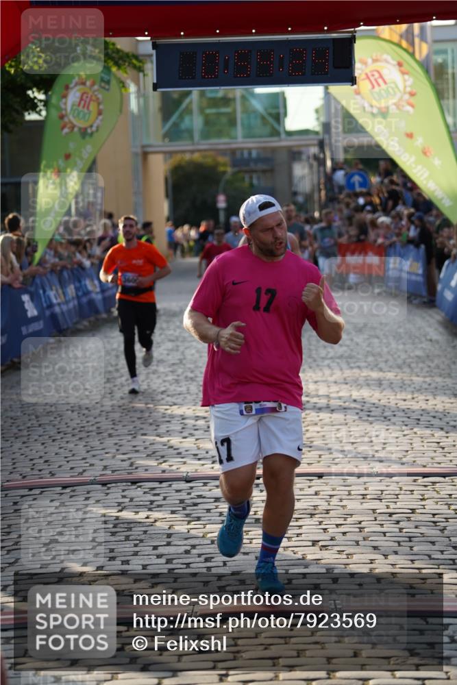 13.06.2025 - Holstenköstenlauf Felixshl http://msf.ph/oto/7923569 13.06.2025 19:54:23 Laufen 2028, 2092, 2325, 2776, 2812, 2869, 3231, 3302, 3600, 3673 meine-sportfotos.de