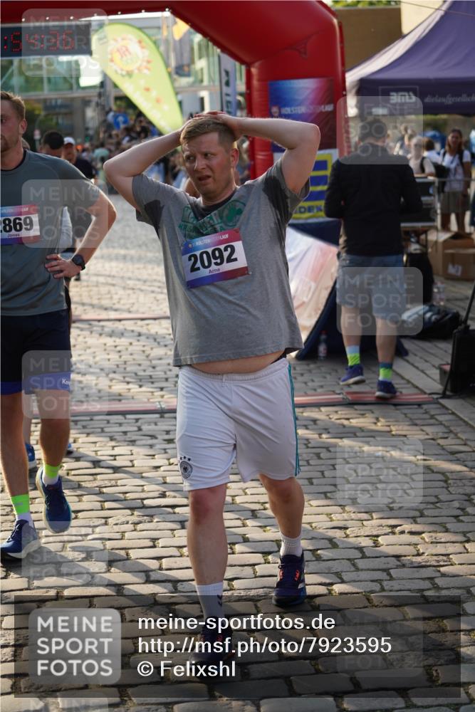 13.06.2025 - Holstenköstenlauf Felixshl http://msf.ph/oto/7923595 13.06.2025 19:54:35 Laufen 2028, 2092, 2149, 2367, 2882, 3675, 3749, 3874 meine-sportfotos.de