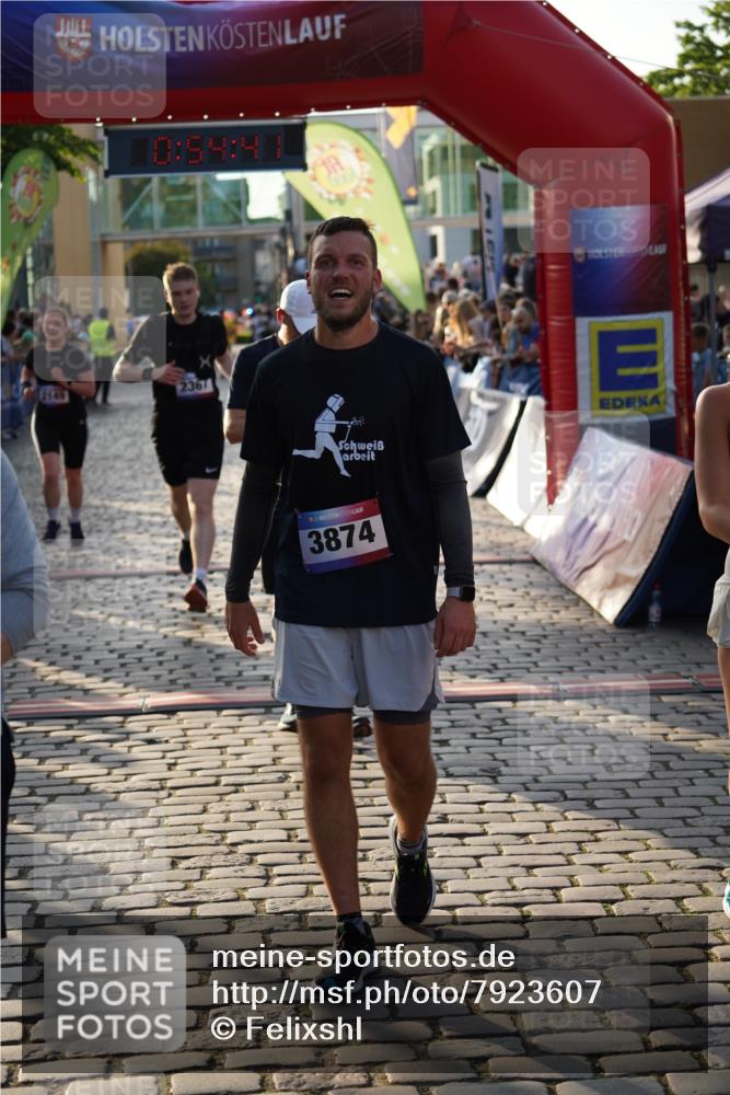 13.06.2025 - Holstenköstenlauf Felixshl http://msf.ph/oto/7923607 13.06.2025 19:54:40 Laufen 2149, 2367, 2882, 3749 meine-sportfotos.de