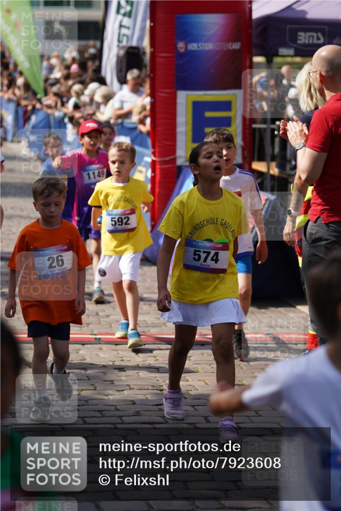 13.06.2025 - Holstenköstenlauf Felixshl http://msf.ph/oto/7923608 13.06.2025 16:07:09 Laufen 26, 34, 40, 124, 170, 172, 306, 315, 316, 434, 459, 467, 575, 592, 693, 699, 973, 1149, 1202 meine-sportfotos.de