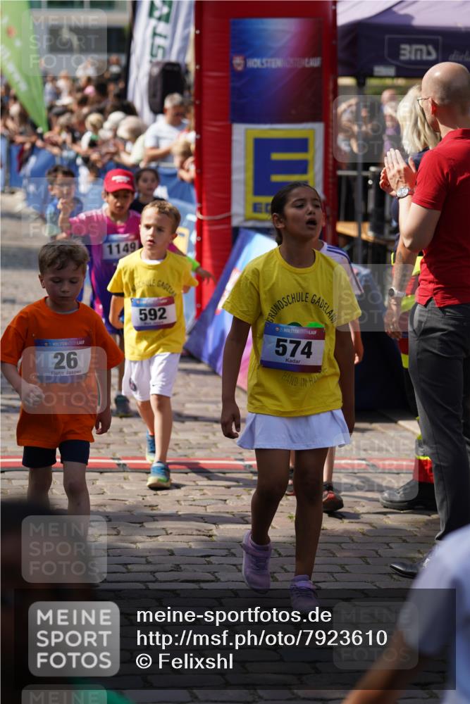 13.06.2025 - Holstenköstenlauf Felixshl http://msf.ph/oto/7923610 13.06.2025 16:07:09 Laufen 26, 34, 40, 124, 170, 172, 306, 315, 316, 434, 459, 467, 575, 592, 693, 699, 973, 1149, 1202 meine-sportfotos.de
