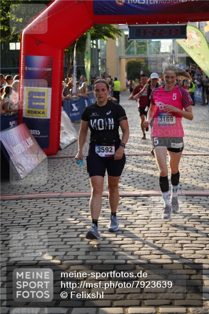 13.06.2025 - Holstenköstenlauf Felixshl http://msf.ph/oto/7923639 13.06.2025 19:55:07 Laufen 2517, 3160, 3169, 3172, 3592 meine-sportfotos.de