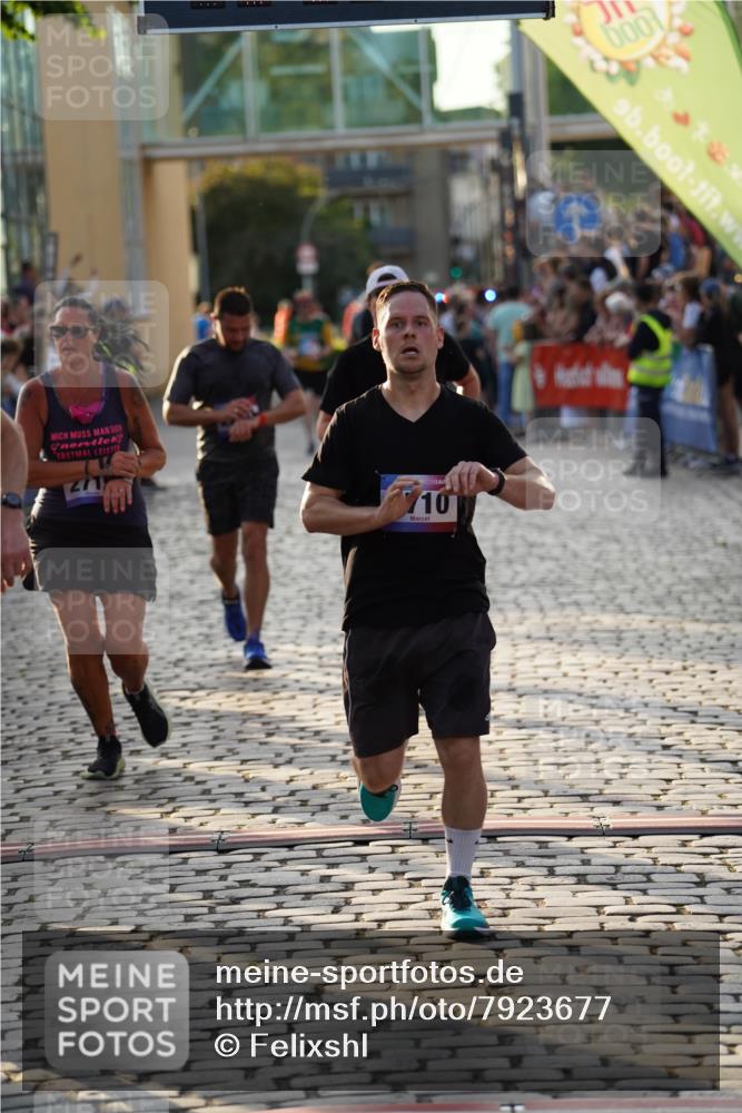 13.06.2025 - Holstenköstenlauf Felixshl http://msf.ph/oto/7923677 13.06.2025 19:55:19 Laufen 2280, 2420, 2424, 2644, 2710, 2719, 3707, 3739 meine-sportfotos.de