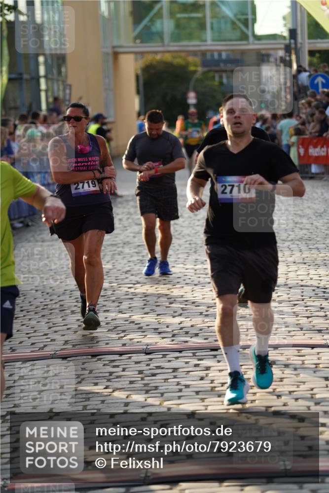 13.06.2025 - Holstenköstenlauf Felixshl http://msf.ph/oto/7923679 13.06.2025 19:55:19 Laufen 2280, 2420, 2424, 2644, 2710, 2719, 3707, 3739 meine-sportfotos.de