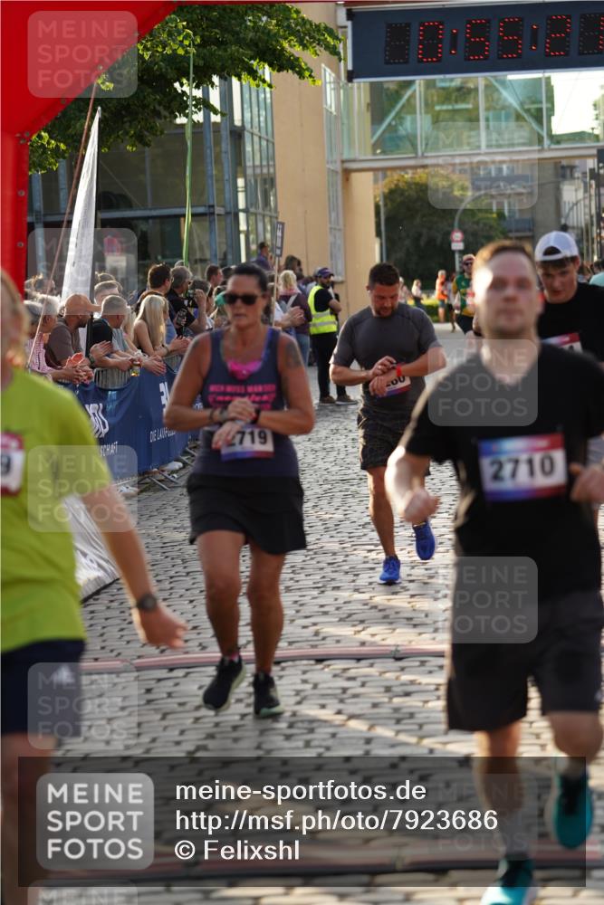 13.06.2025 - Holstenköstenlauf Felixshl http://msf.ph/oto/7923686 13.06.2025 19:55:20 Laufen 2280, 2420, 2424, 2644, 2710, 2719, 3707, 3739 meine-sportfotos.de