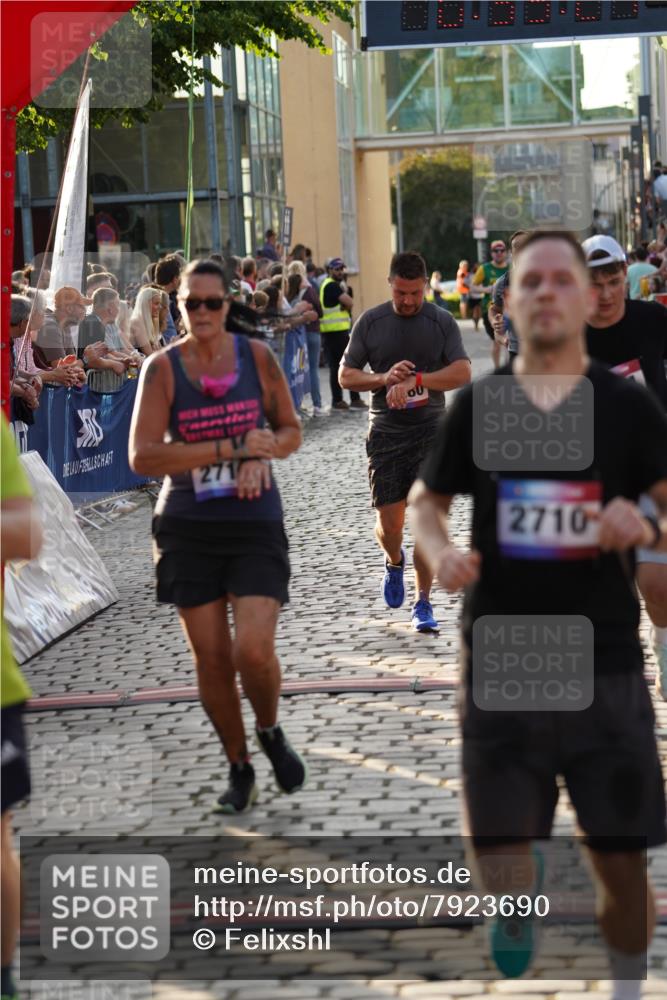 13.06.2025 - Holstenköstenlauf Felixshl http://msf.ph/oto/7923690 13.06.2025 19:55:21 Laufen 2280, 2420, 2424, 2644, 2710, 2719, 3707, 3739 meine-sportfotos.de