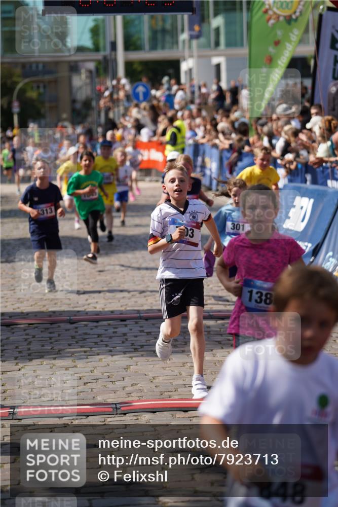 13.06.2025 - Holstenköstenlauf Felixshl http://msf.ph/oto/7923713 13.06.2025 16:07:38 Laufen 173, 196, 301, 593, 595, 596, 601, 703, 842, 853, 953, 1045, 1313, 1382, 1412, 1873 meine-sportfotos.de