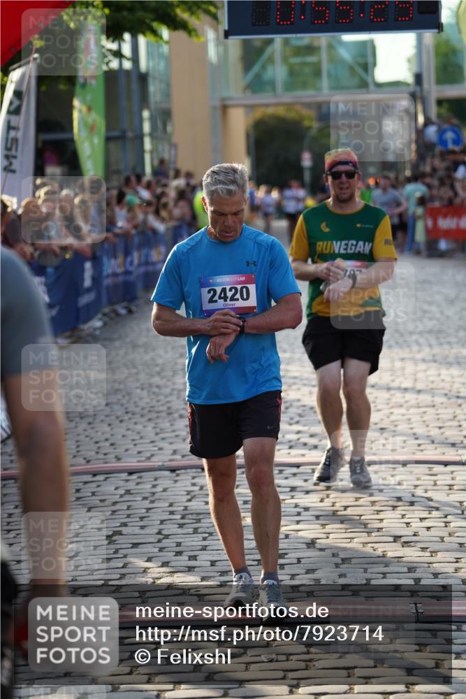13.06.2025 - Holstenköstenlauf Felixshl http://msf.ph/oto/7923714 13.06.2025 19:55:28 Laufen 2307, 2420, 2424, 3707 meine-sportfotos.de