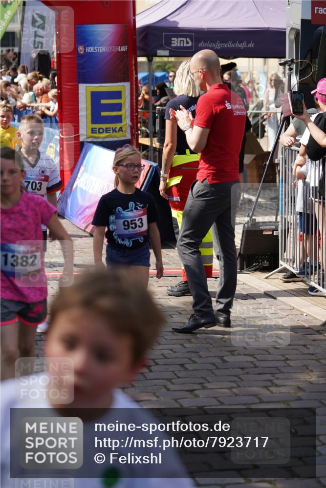 13.06.2025 - Holstenköstenlauf Felixshl http://msf.ph/oto/7923717 13.06.2025 16:07:40 Laufen 173, 196, 297, 301, 593, 595, 596, 601, 703, 842, 853, 959, 974, 1045, 1313, 1412, 1873 meine-sportfotos.de