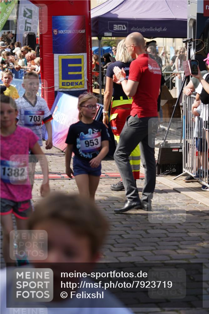 13.06.2025 - Holstenköstenlauf Felixshl http://msf.ph/oto/7923719 13.06.2025 16:07:40 Laufen 173, 196, 297, 301, 593, 595, 596, 601, 703, 842, 853, 959, 974, 1045, 1313, 1412, 1873 meine-sportfotos.de