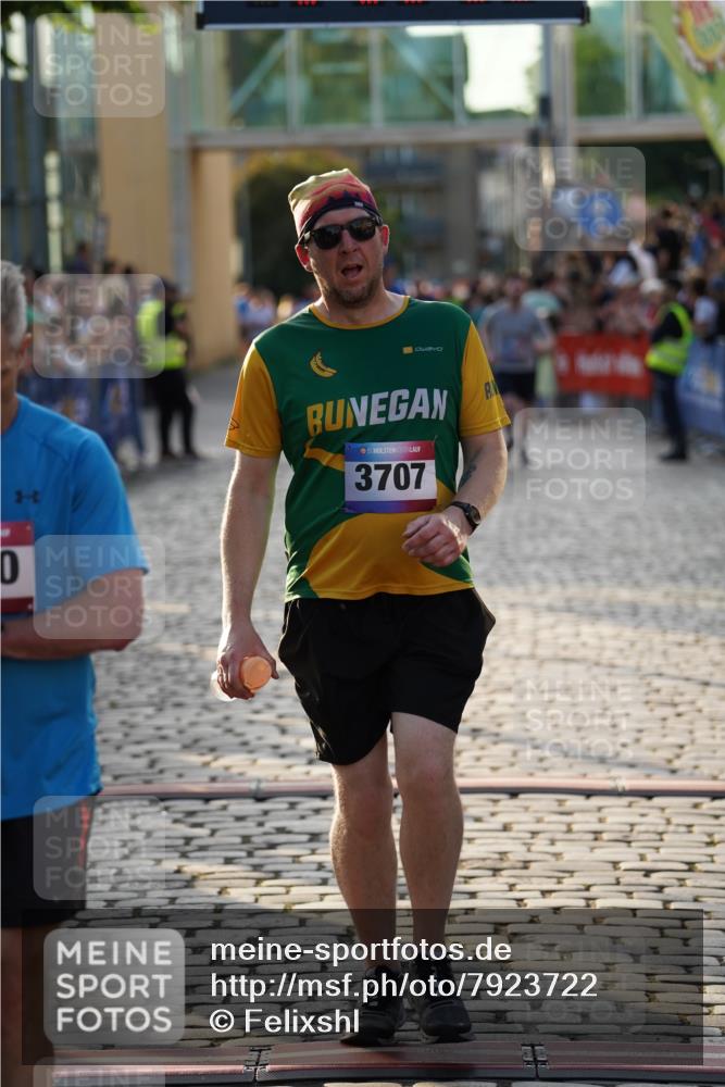 13.06.2025 - Holstenköstenlauf Felixshl http://msf.ph/oto/7923722 13.06.2025 19:55:29 Laufen 2297, 2307, 2420, 3707 meine-sportfotos.de