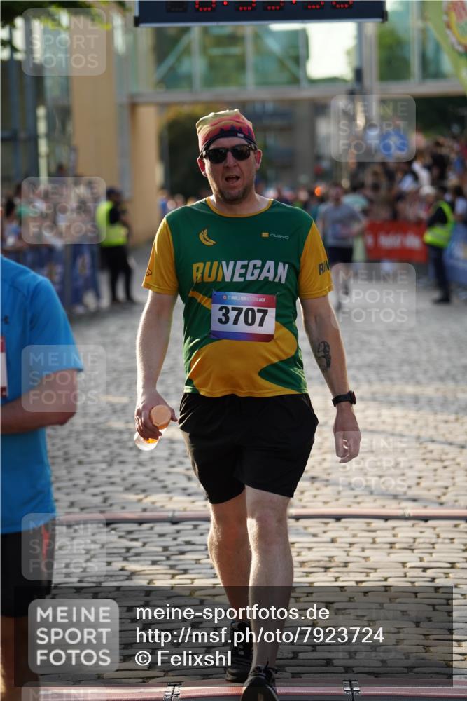 13.06.2025 - Holstenköstenlauf Felixshl http://msf.ph/oto/7923724 13.06.2025 19:55:29 Laufen 2297, 2307, 2420, 3707 meine-sportfotos.de