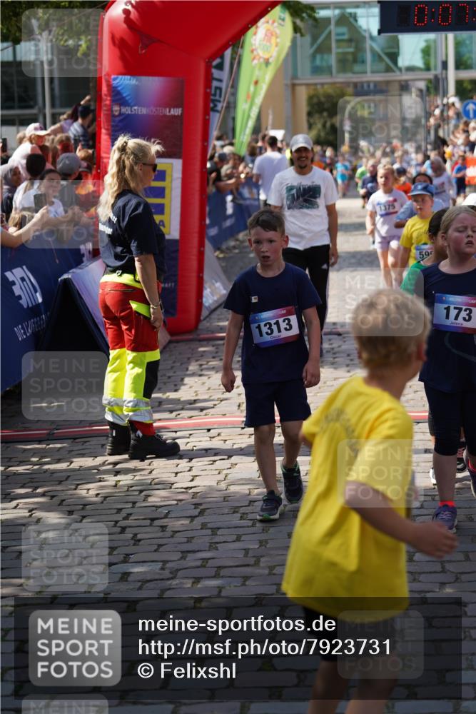 13.06.2025 - Holstenköstenlauf Felixshl http://msf.ph/oto/7923731 13.06.2025 16:07:43 Laufen 18, 173, 175, 196, 204, 297, 439, 458, 595, 596, 601, 842, 853, 955, 959, 974, 1045, 1313, 1412, 1873 meine-sportfotos.de