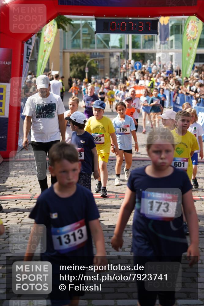 13.06.2025 - Holstenköstenlauf Felixshl http://msf.ph/oto/7923741 13.06.2025 16:07:46 Laufen 18, 175, 196, 204, 297, 432, 439, 458, 580, 595, 596, 842, 853, 955, 959, 974, 1184, 1185, 1301, 1412, 1817 meine-sportfotos.de