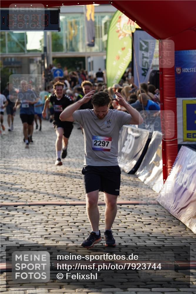 13.06.2025 - Holstenköstenlauf Felixshl http://msf.ph/oto/7923744 13.06.2025 19:55:38 Laufen 2065, 2107, 2297, 2307, 2499, 2619, 2965, 2967, 3304, 3657, 3732 meine-sportfotos.de