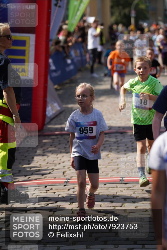13.06.2025 - Holstenköstenlauf Felixshl http://msf.ph/oto/7923753 13.06.2025 16:07:52 Laufen 18, 175, 204, 297, 304, 325, 432, 439, 442, 456, 458, 461, 464, 580, 581, 584, 588, 687, 706, 838, 846, 857, 955, 959, 1037, 1041, 1183, 1184, 1185, 1187, 1206, 1301, 1817 meine-sportfotos.de