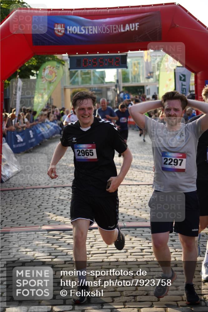 13.06.2025 - Holstenköstenlauf Felixshl http://msf.ph/oto/7923758 13.06.2025 19:55:41 Laufen 2065, 2107, 2297, 2499, 2619, 2965, 2967, 3304, 3657, 3662, 3732 meine-sportfotos.de