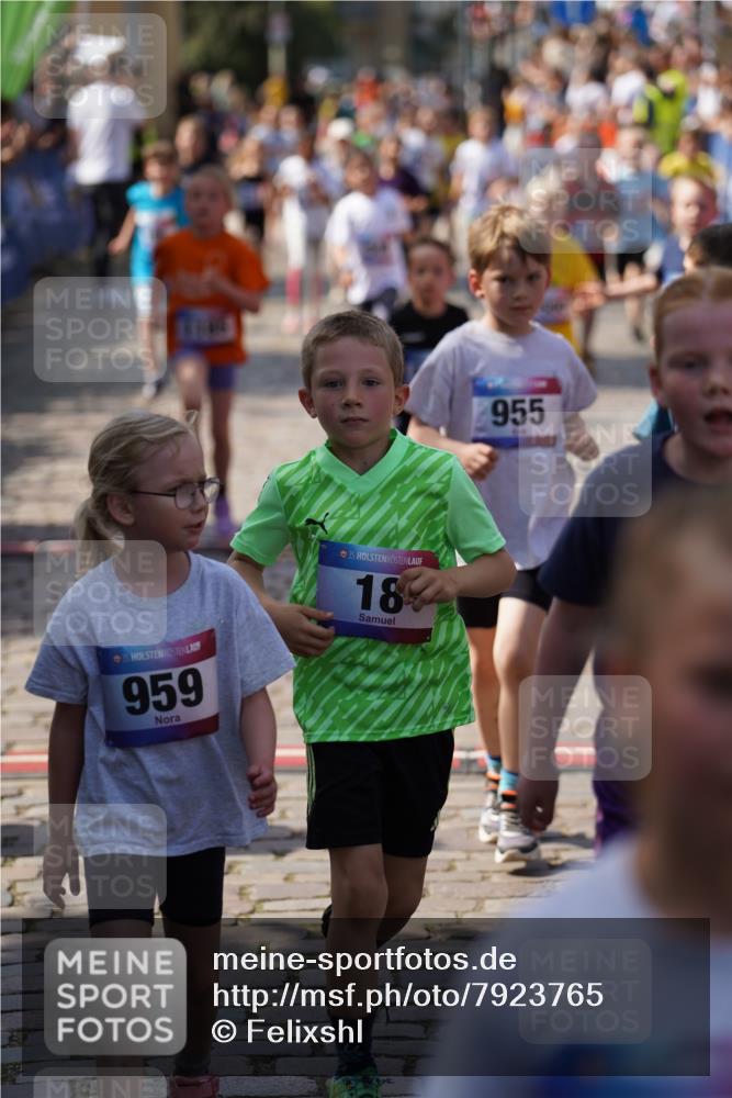 13.06.2025 - Holstenköstenlauf Felixshl http://msf.ph/oto/7923765 13.06.2025 16:07:53 Laufen 18, 175, 204, 304, 325, 432, 439, 442, 456, 458, 461, 464, 580, 581, 584, 588, 687, 706, 838, 846, 857, 955, 1037, 1041, 1183, 1184, 1185, 1187, 1206, 1301, 1817 meine-sportfotos.de