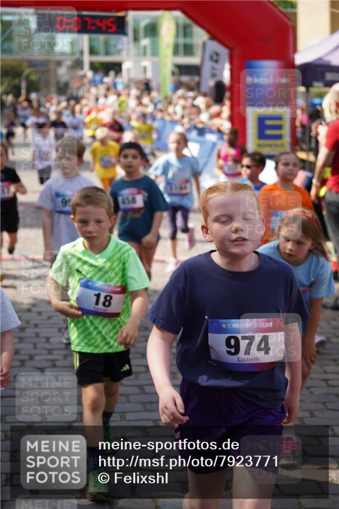 13.06.2025 - Holstenköstenlauf Felixshl http://msf.ph/oto/7923771 13.06.2025 16:07:54 Laufen 18, 52, 204, 304, 325, 432, 442, 456, 461, 464, 580, 581, 584, 588, 687, 706, 838, 846, 857, 955, 1037, 1041, 1183, 1184, 1185, 1187, 1206, 1301, 1817, 1898 meine-sportfotos.de