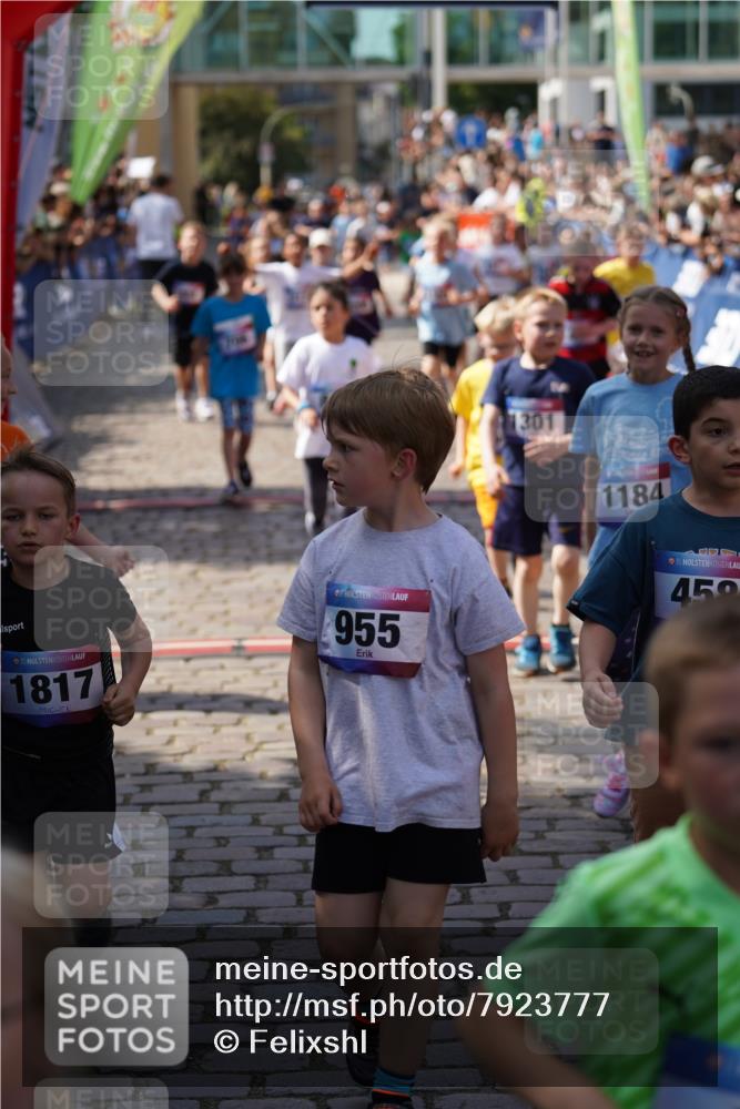 13.06.2025 - Holstenköstenlauf Felixshl http://msf.ph/oto/7923777 13.06.2025 16:07:56 Laufen 52, 304, 325, 432, 442, 456, 461, 464, 580, 581, 584, 588, 687, 706, 838, 846, 857, 1037, 1041, 1183, 1184, 1185, 1187, 1206, 1301, 1817, 1898 meine-sportfotos.de