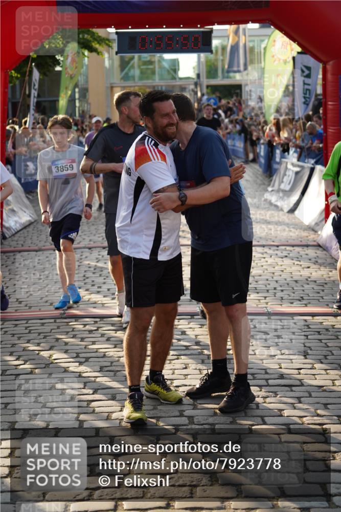 13.06.2025 - Holstenköstenlauf Felixshl http://msf.ph/oto/7923778 13.06.2025 19:55:49 Laufen 2107, 2619, 2657, 3129, 3240, 3591, 3662, 3732, 3777 meine-sportfotos.de