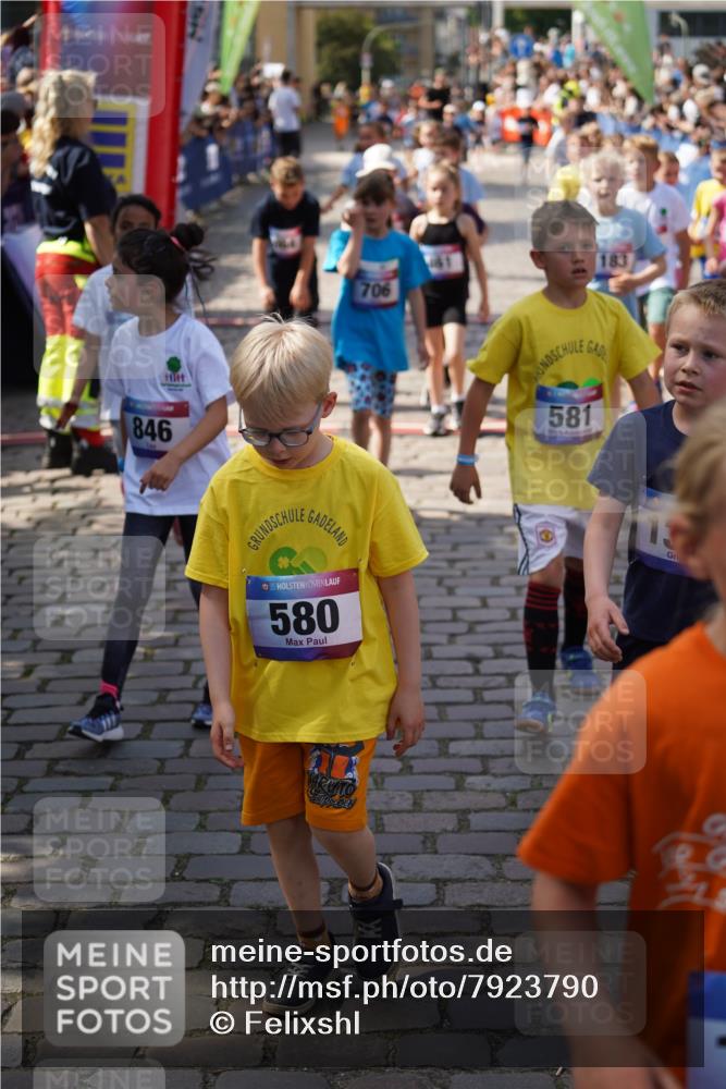 13.06.2025 - Holstenköstenlauf Felixshl http://msf.ph/oto/7923790 13.06.2025 16:08:01 Laufen 52, 209, 212, 288, 304, 325, 435, 441, 453, 456, 461, 464, 581, 584, 588, 687, 701, 838, 857, 966, 1037, 1041, 1183, 1187, 1206, 1304, 1898 meine-sportfotos.de