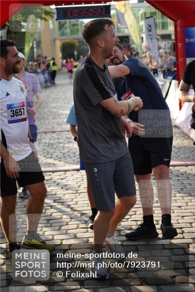 13.06.2025 - Holstenköstenlauf Felixshl http://msf.ph/oto/7923791 13.06.2025 19:55:53 Laufen 2241, 2657, 3129, 3171, 3183, 3240, 3591, 3662, 3777 meine-sportfotos.de