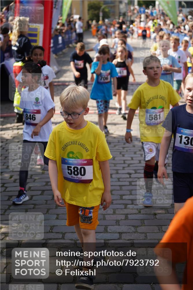 13.06.2025 - Holstenköstenlauf Felixshl http://msf.ph/oto/7923792 13.06.2025 16:08:01 Laufen 52, 209, 212, 288, 304, 325, 435, 441, 453, 456, 461, 464, 581, 584, 588, 687, 701, 838, 857, 966, 1037, 1041, 1183, 1187, 1206, 1304, 1898 meine-sportfotos.de