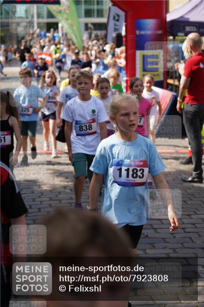 13.06.2025 - Holstenköstenlauf Felixshl http://msf.ph/oto/7923808 13.06.2025 16:08:04 Laufen 52, 209, 212, 288, 325, 435, 441, 453, 584, 588, 687, 701, 966, 1187, 1216, 1304, 1898 meine-sportfotos.de