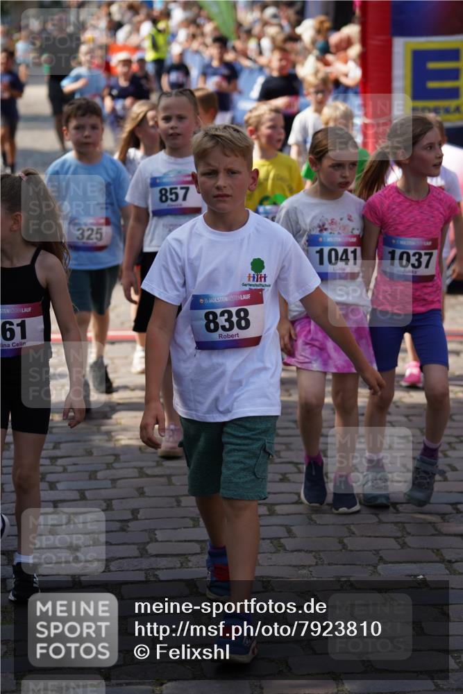 13.06.2025 - Holstenköstenlauf Felixshl http://msf.ph/oto/7923810 13.06.2025 16:08:05 Laufen 52, 209, 212, 288, 435, 441, 448, 453, 701, 862, 966, 976, 1216, 1304, 1898 meine-sportfotos.de