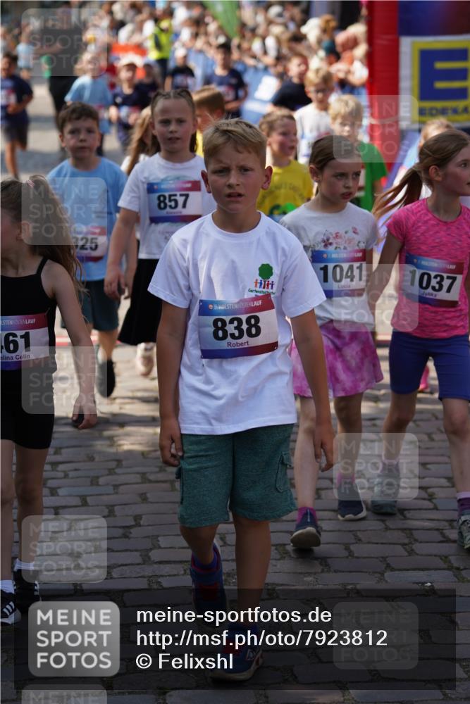 13.06.2025 - Holstenköstenlauf Felixshl http://msf.ph/oto/7923812 13.06.2025 16:08:05 Laufen 52, 209, 212, 288, 435, 441, 448, 453, 701, 862, 966, 976, 1216, 1304, 1898 meine-sportfotos.de