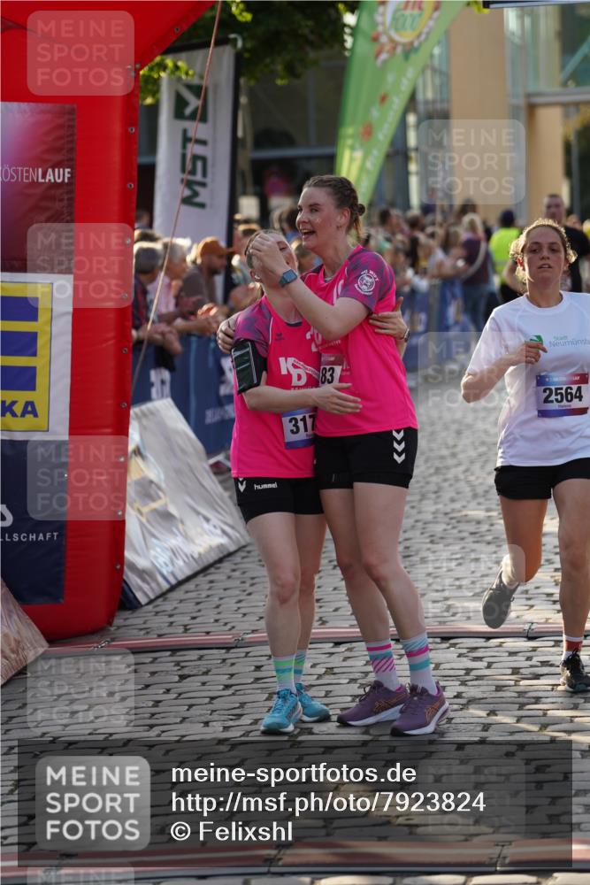 13.06.2025 - Holstenköstenlauf Felixshl http://msf.ph/oto/7923824 13.06.2025 19:56:03 Laufen 2114, 2241, 2550, 2564, 2941, 3171, 3183, 3767 meine-sportfotos.de