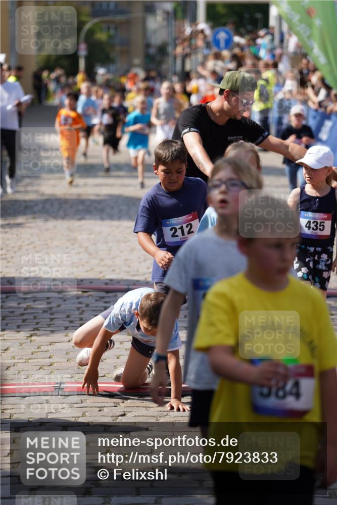 13.06.2025 - Holstenköstenlauf Felixshl http://msf.ph/oto/7923833 13.06.2025 16:08:10 Laufen 209, 212, 288, 317, 322, 435, 448, 453, 468, 700, 701, 862, 976, 1044, 1046, 1148, 1151, 1152, 1216, 1304 meine-sportfotos.de