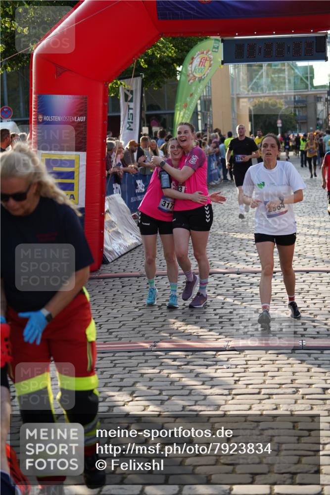 13.06.2025 - Holstenköstenlauf Felixshl http://msf.ph/oto/7923834 13.06.2025 19:56:05 Laufen 2114, 2460, 2550, 2564, 2941, 3171, 3183, 3659, 3767 meine-sportfotos.de