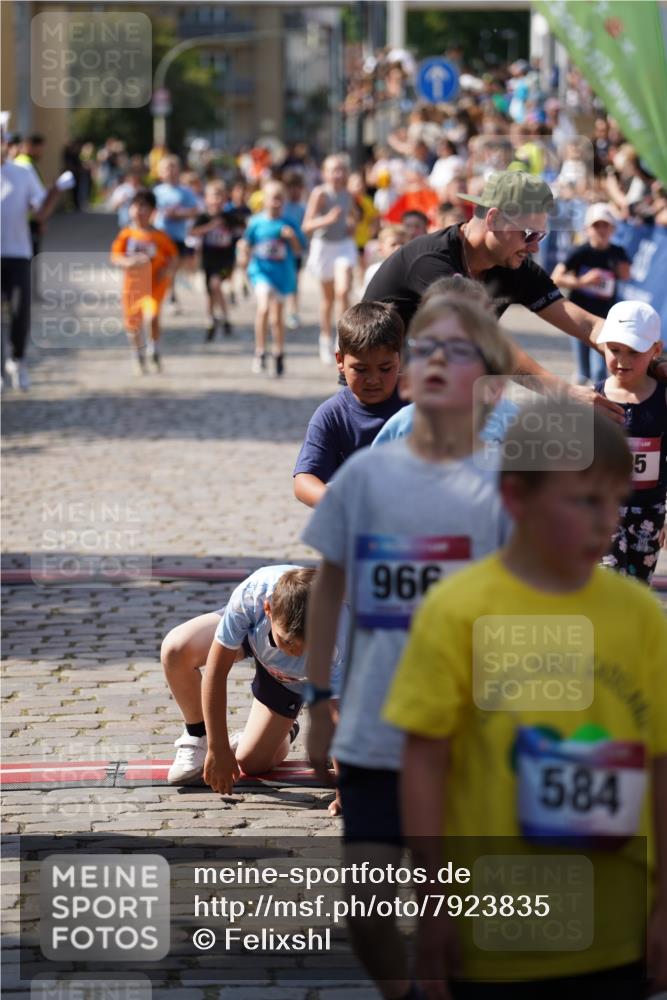 13.06.2025 - Holstenköstenlauf Felixshl http://msf.ph/oto/7923835 13.06.2025 16:08:10 Laufen 209, 212, 288, 317, 322, 435, 448, 453, 468, 700, 701, 862, 976, 1044, 1046, 1148, 1151, 1152, 1216, 1304 meine-sportfotos.de